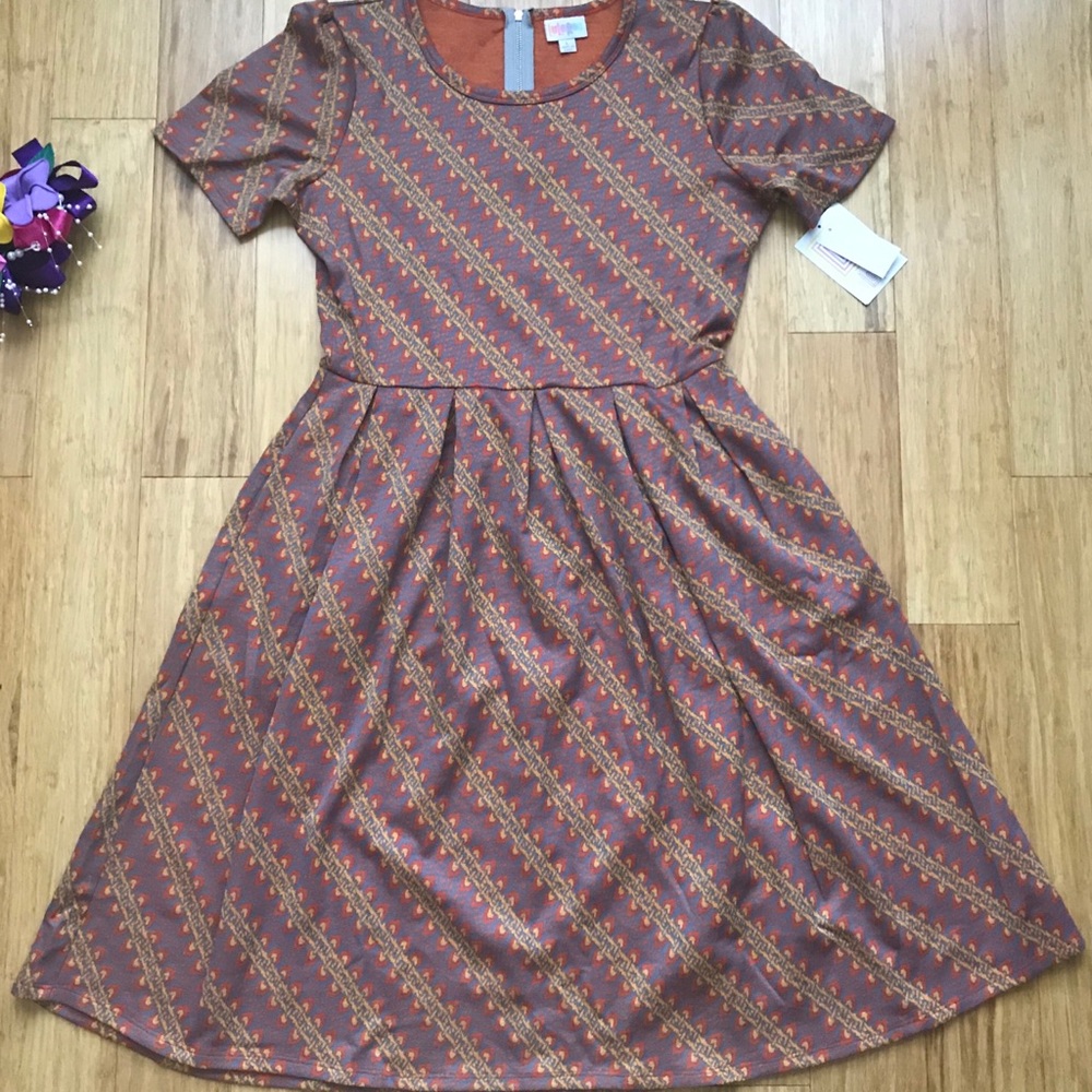 ❌sold❌LuLaRoe Amelia Dress - Picture 1 of 7